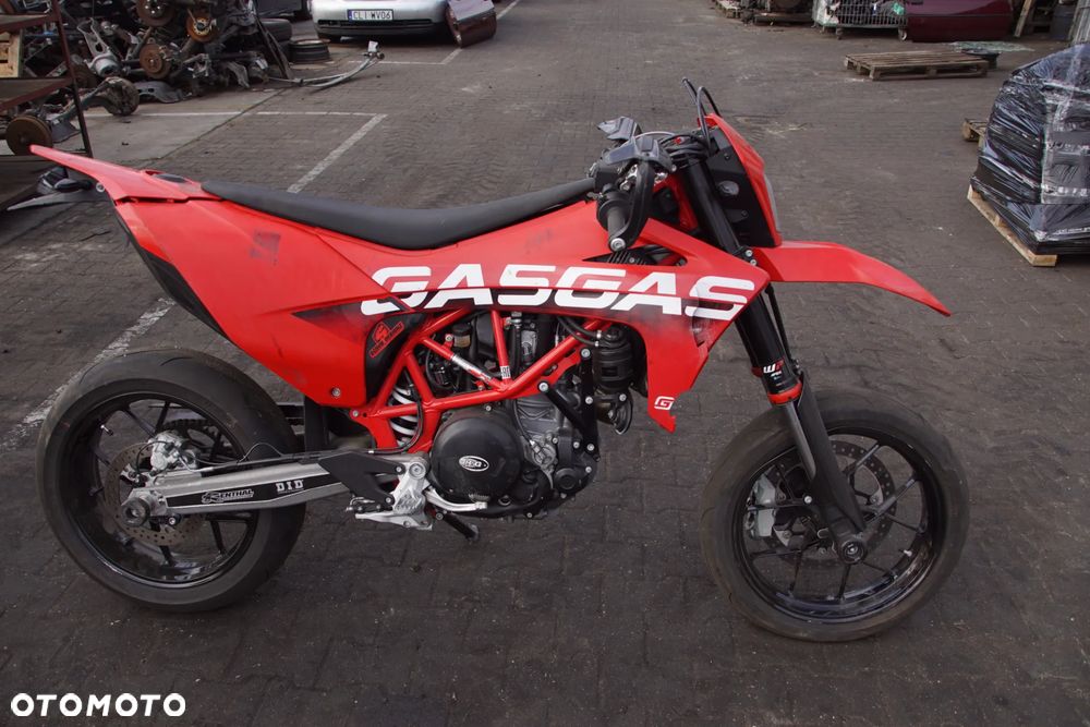 Motocykl na części - GasGas 700 SM 693 cm3 74 KM LC4 2022R Silnik Skrzynia Laga Owiewka Osłona Łańcuch Gmol Siedzenie Manetka Licznik Sterownik Moduł Czujnik - 8