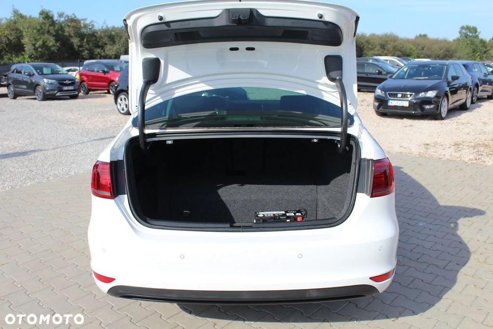 Volkswagen Jetta Hybrid - 30
