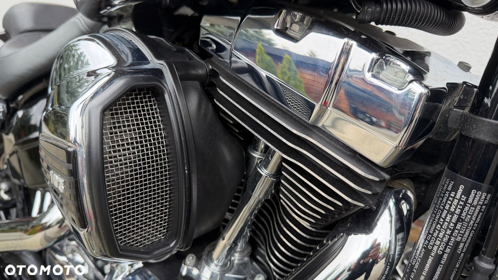 Harley-Davidson Softail Breakout - 19