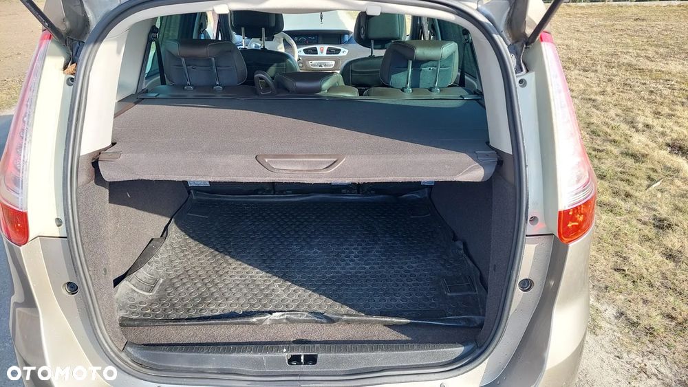 Renault Grand Scenic - 19