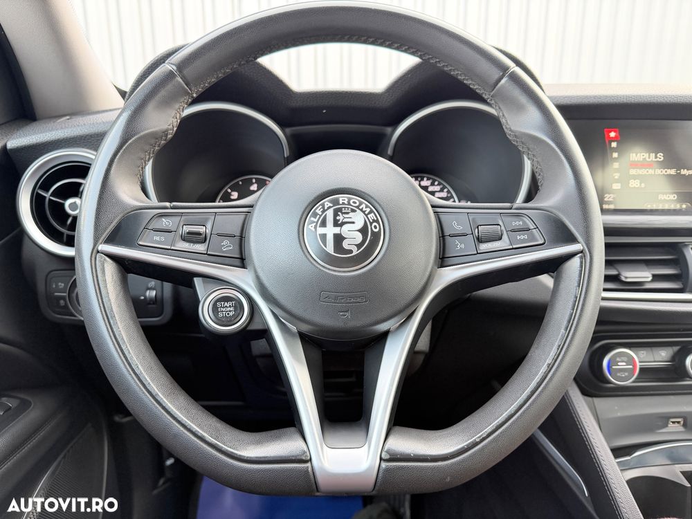 Alfa Romeo Stelvio 2.2 16V AT8-Q4 Executive - 8