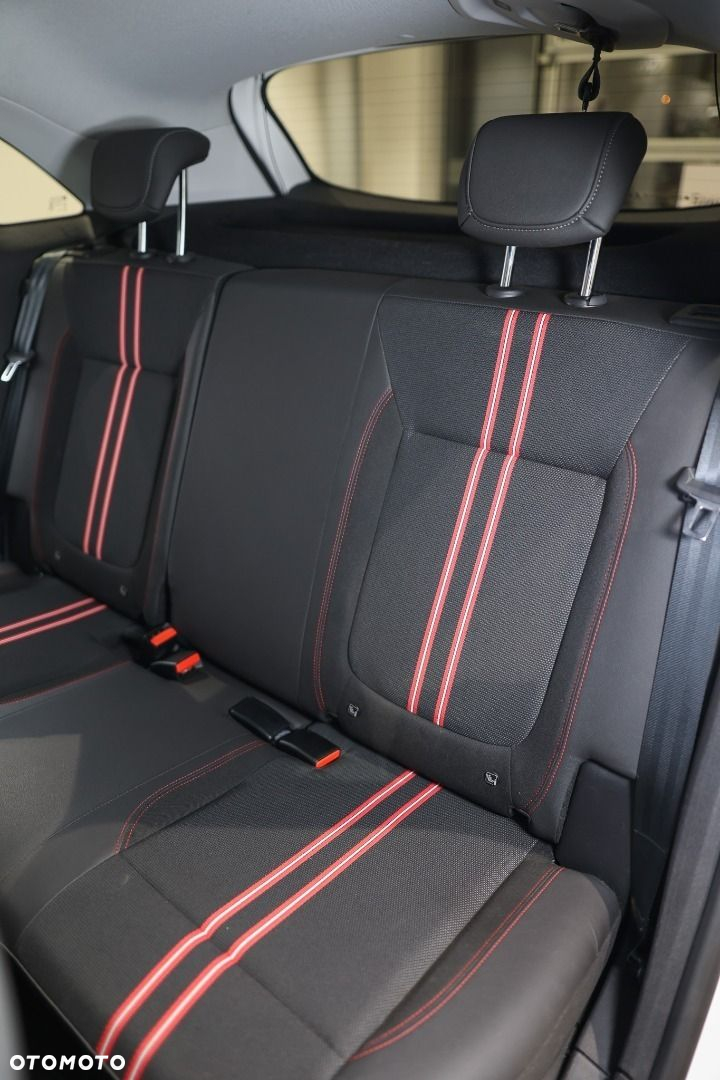 Opel Crossland X - 11
