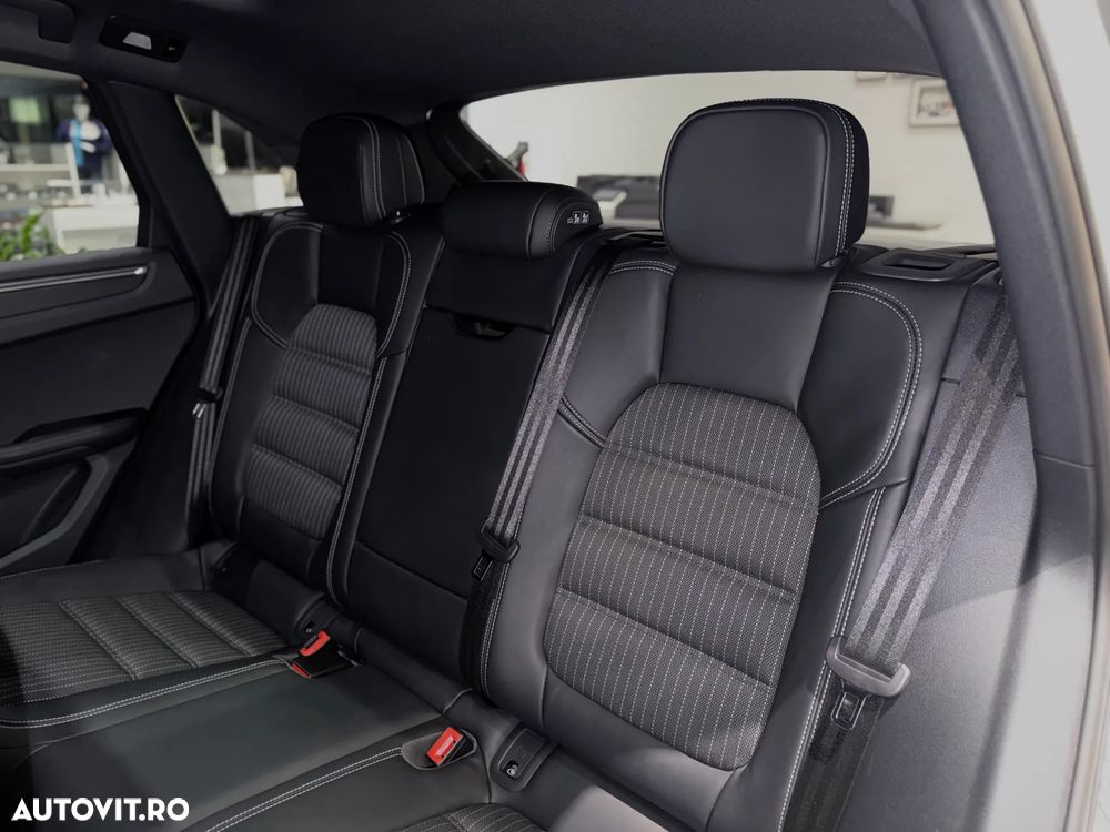 Porsche Macan T - 16