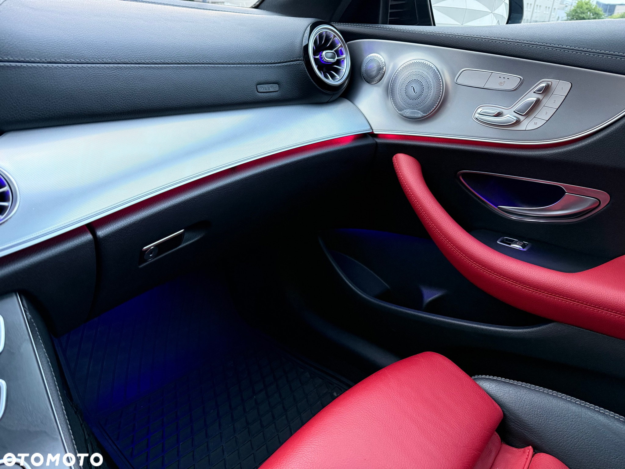 Mercedes-Benz Klasa E 200 Coupe 4-Matic 9G-TRONIC - 30