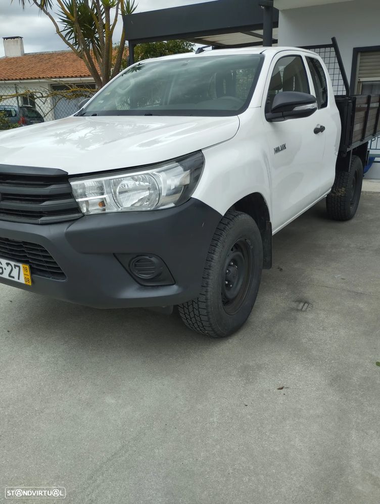 Toyota Hilux 2.4 D-4D 4WD CD CM - 3