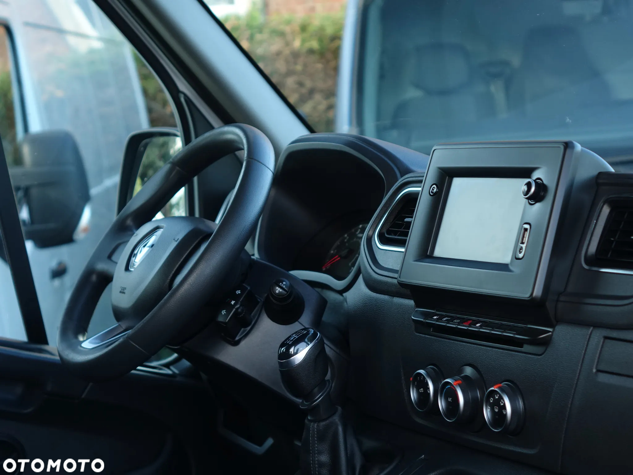 Renault Master IV 6-osobowy BRYGADÓWKA NA BLIŹNIAKU - 10