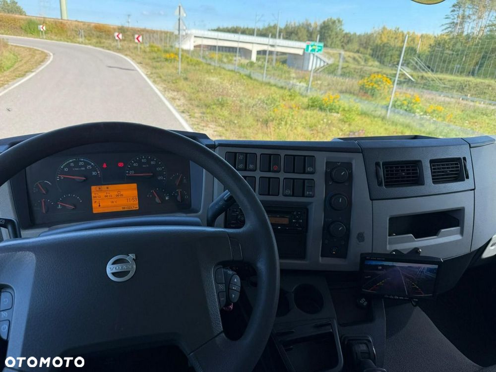 Volvo FL 250 KLIMA PODUSZKA WINDA KLAPA PRZEBIEG UDOKUMENTOWANY - 24