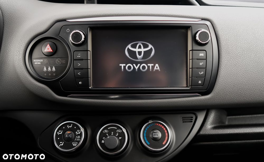 Toyota Yaris 1.0 Premium EU6 - 18