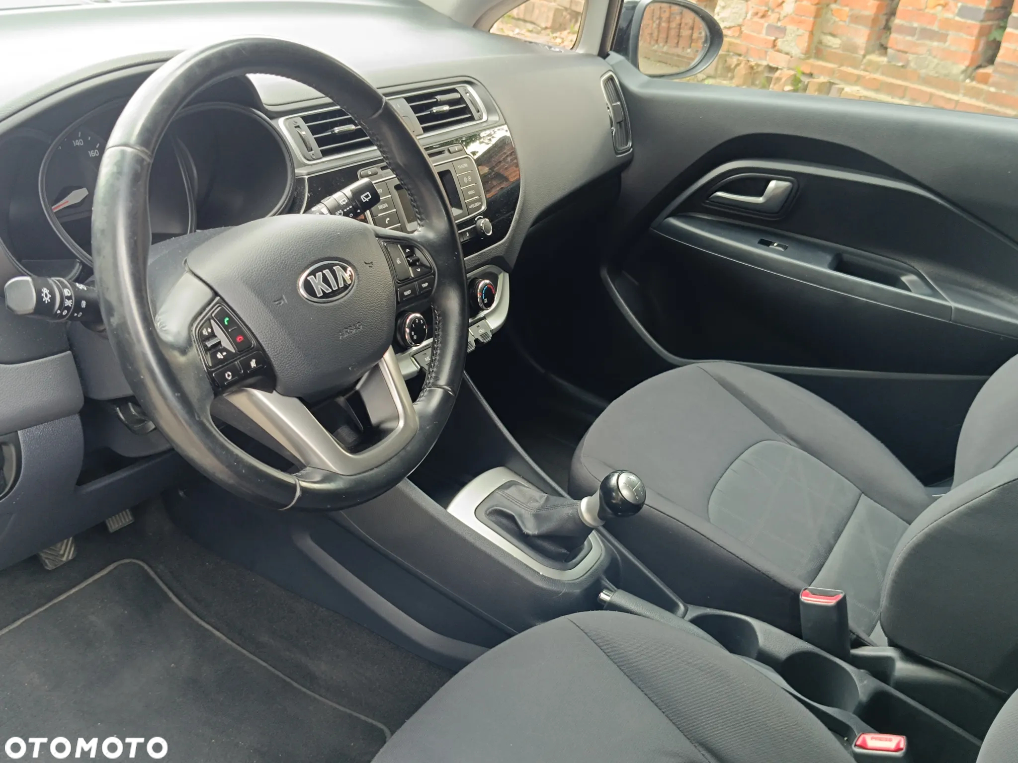 Kia Rio 1.2 Attract - 14