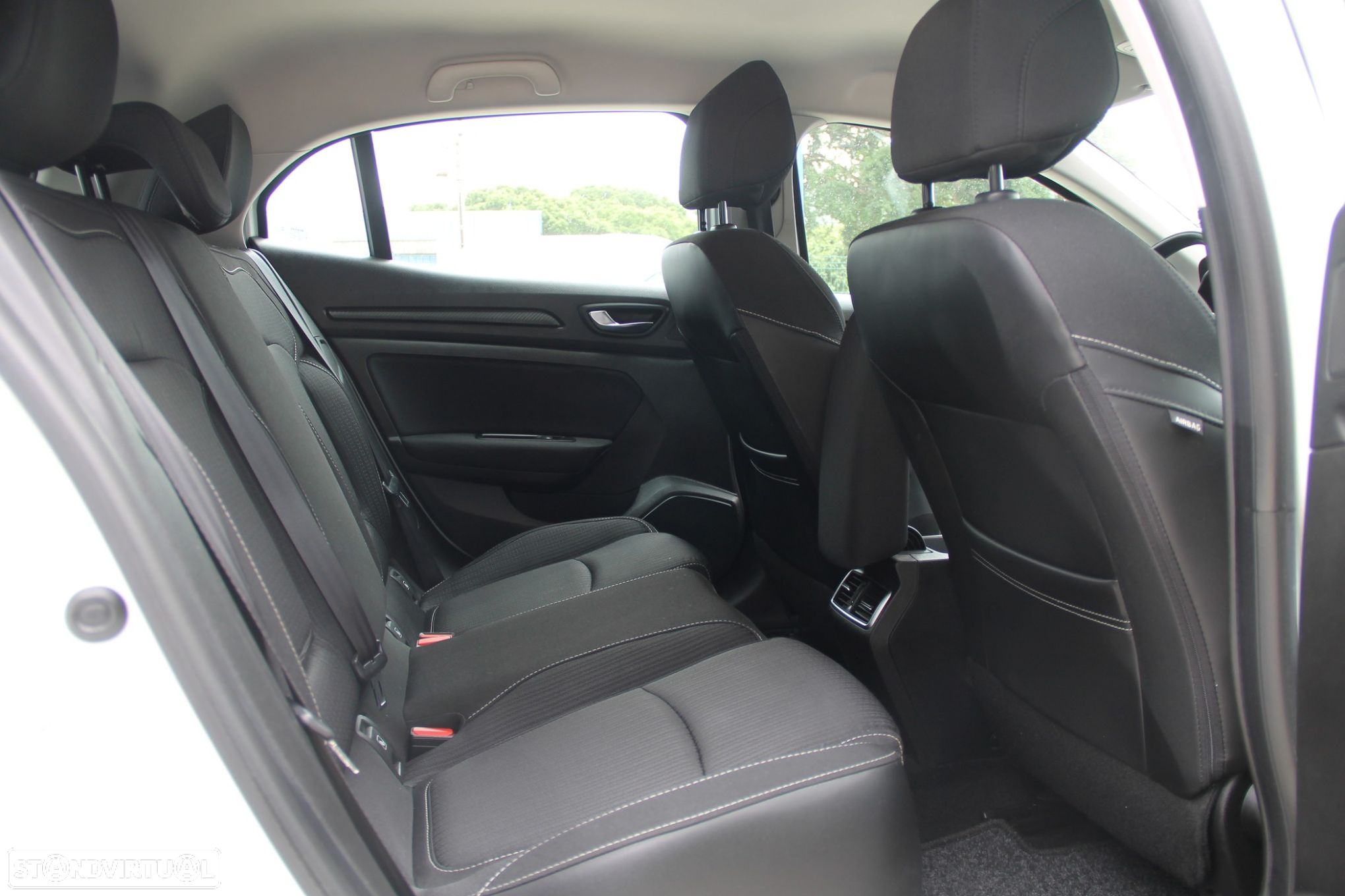 Renault Mégane 1.5 Blue dCi Zen - 9