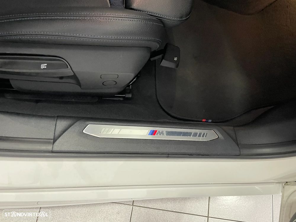 BMW 116 d Pack Desportivo M Auto - 16