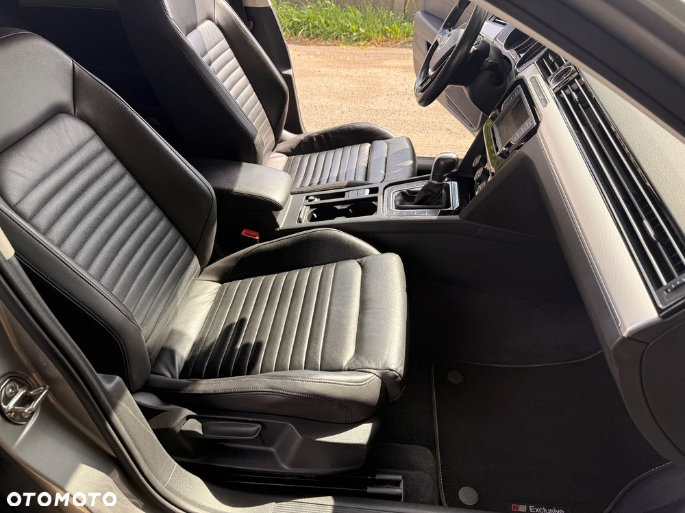 Volkswagen Passat 2.0 TDI (BlueMotion Technology) DSG Highline - 30