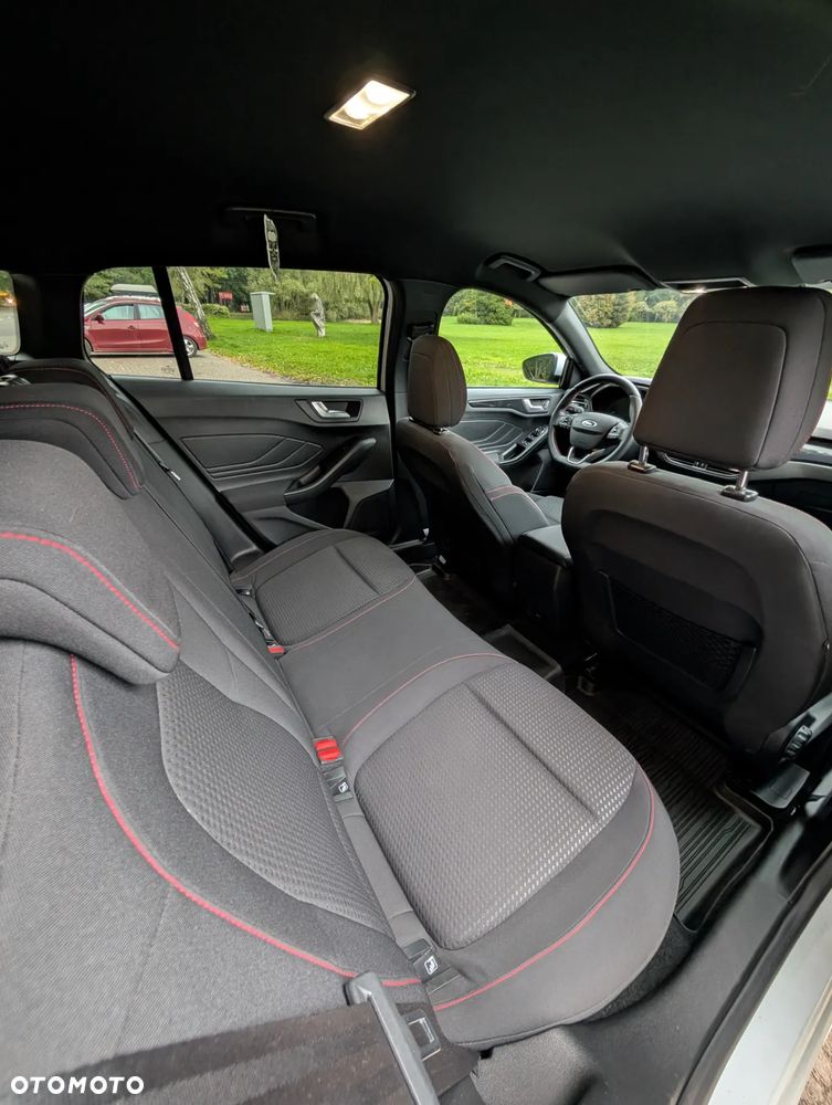 Ford Focus 1.0 EcoBoost ST-Line - 14