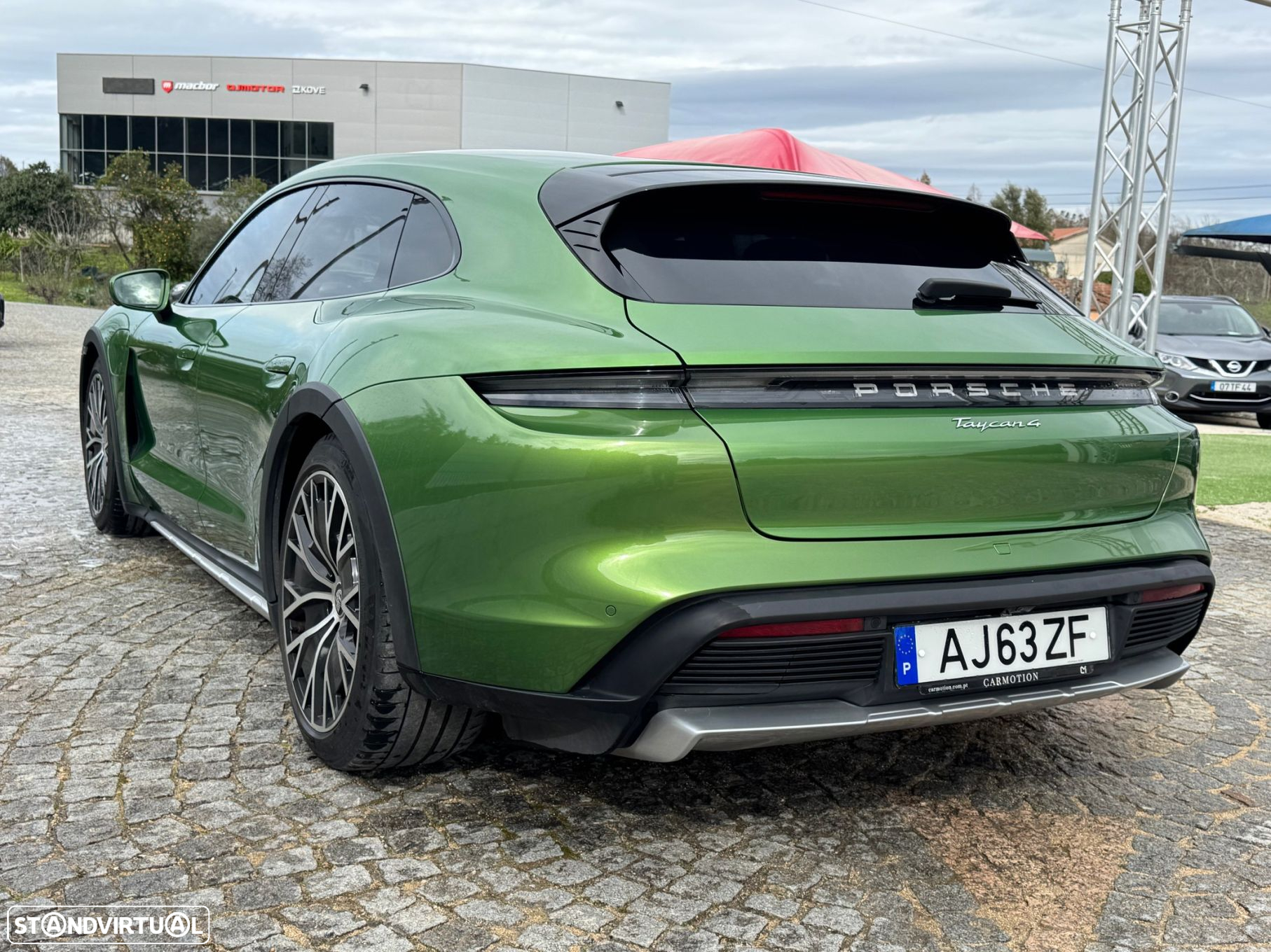 Porsche Taycan Cross Turismo 4 - 32