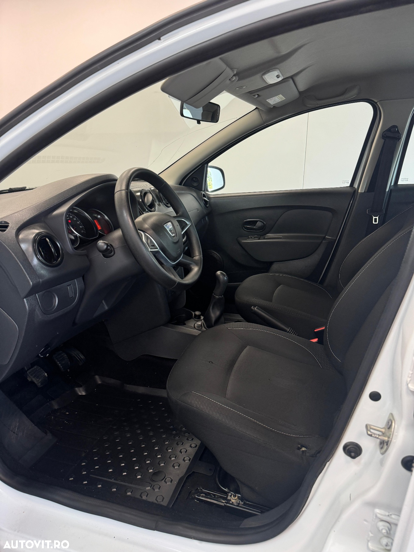Dacia Logan 1.0 SCe SL PLUS - 15