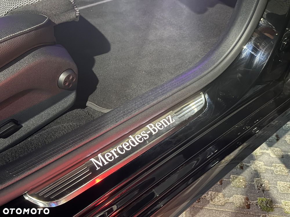 Mercedes-Benz Klasa E 220 d 4-Matic 9G-TRONIC - 24
