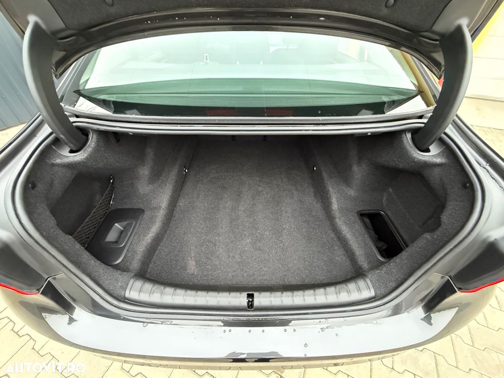 BMW Seria 5 530d xDrive Aut. - 15