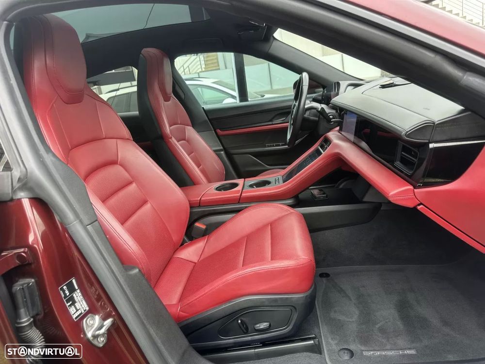 Porsche Taycan 4S - 48
