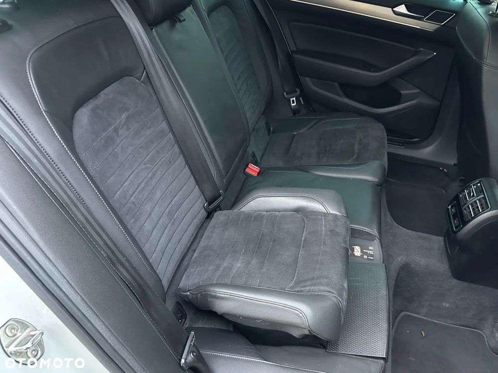 Volkswagen Passat - 14