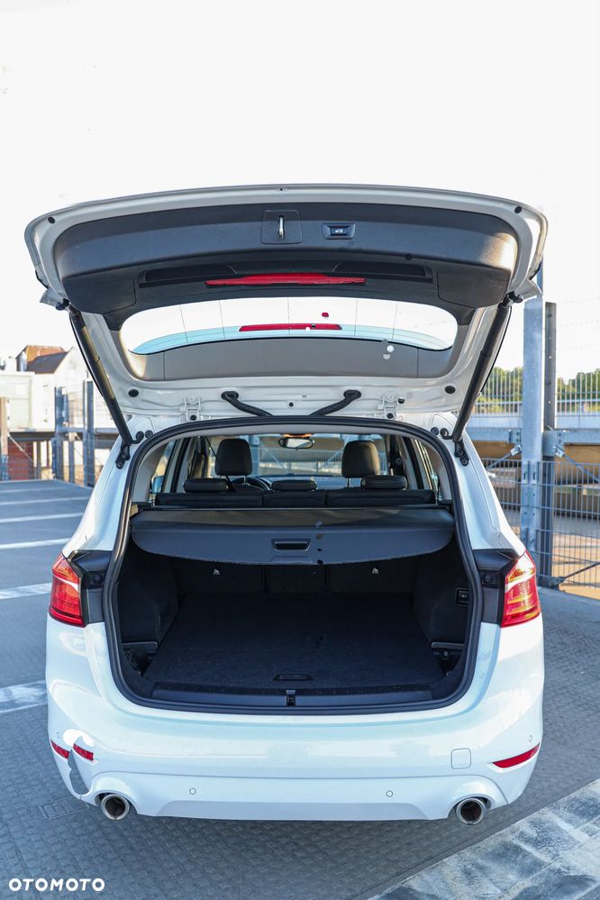 BMW Seria 2 218d - 17