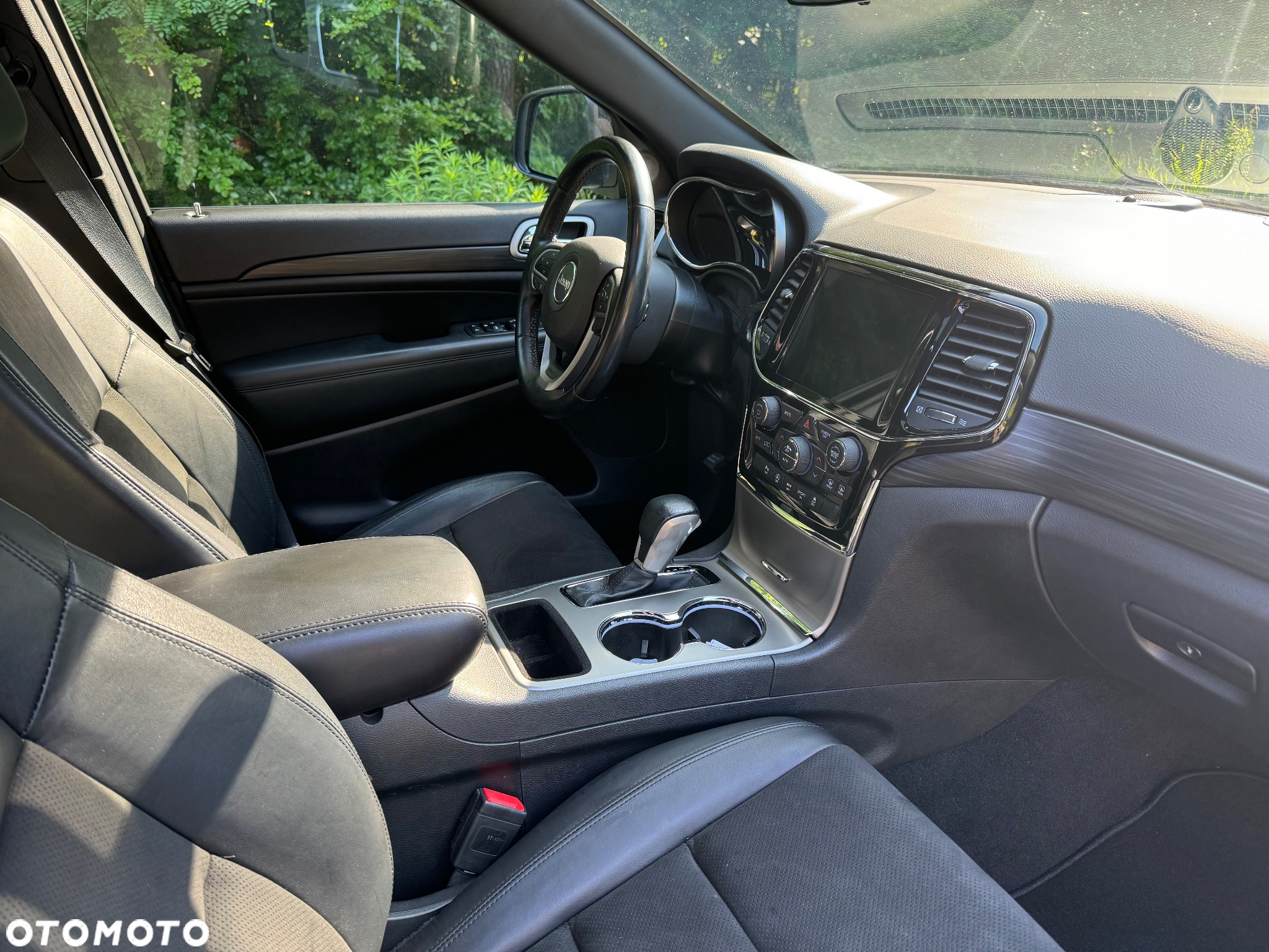 Jeep Grand Cherokee - 31