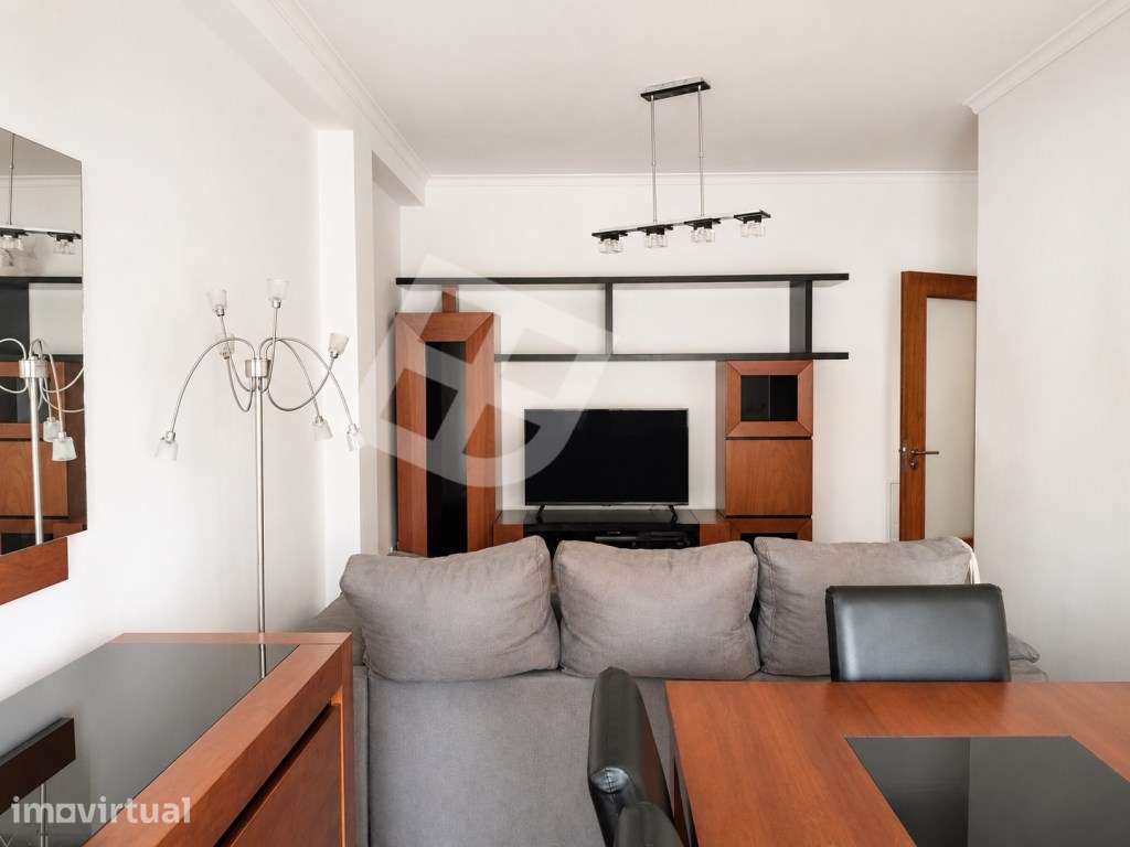Apartamento T2 Mobilado em Localização Privilegiada - Grande imagem: 4/13