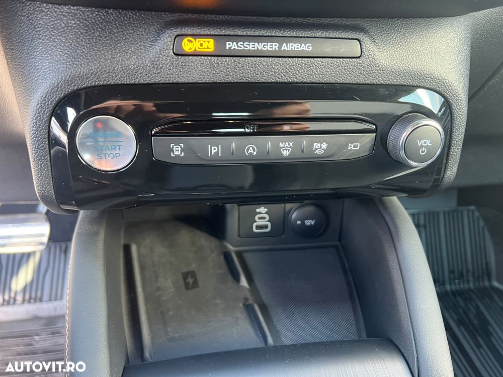 Ford Kuga - 12