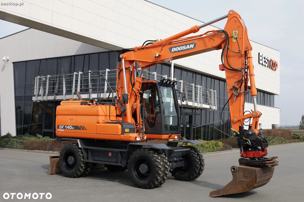 Doosan DX140W-3 - 1
