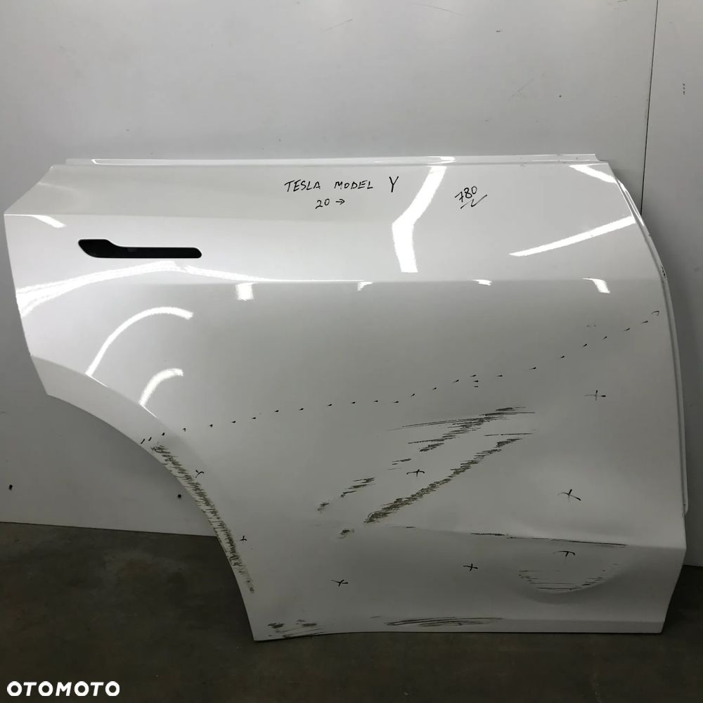 Drzwi Tesla Y 20- lewe tylne lewy tył