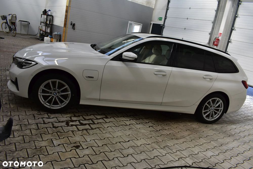 BMW Seria 3 320e Luxury Line - 6