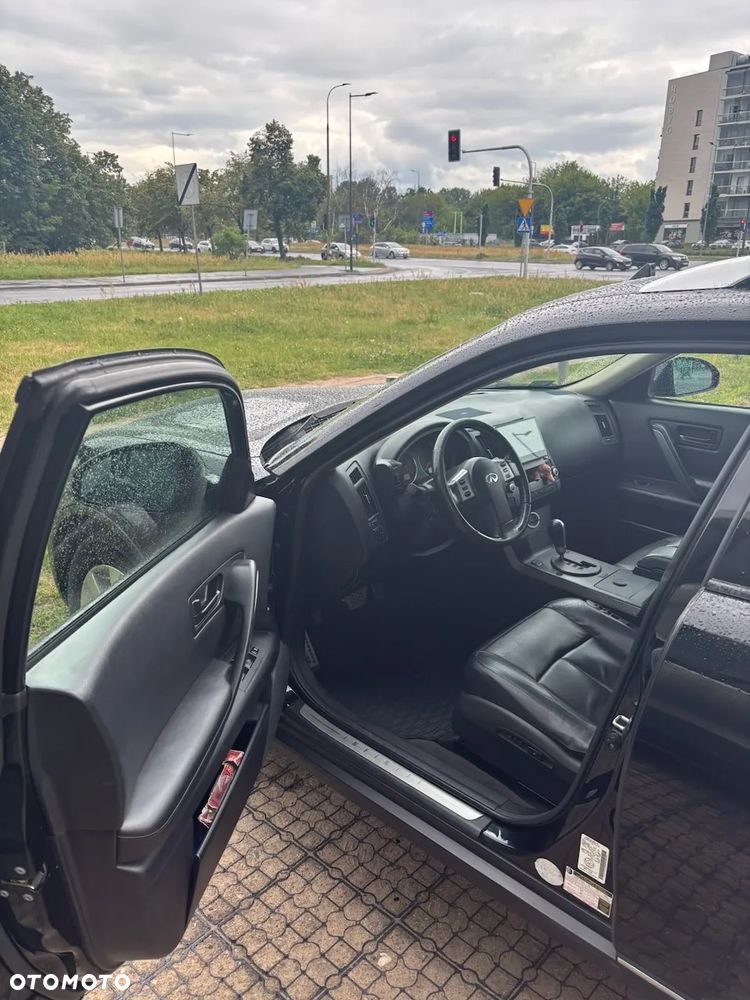 Infiniti FX - 5