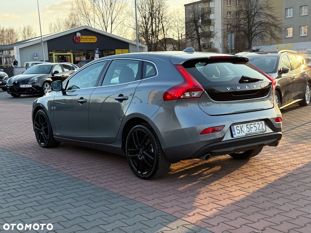 Volvo V40 D4 Drive-E Momentum - 10