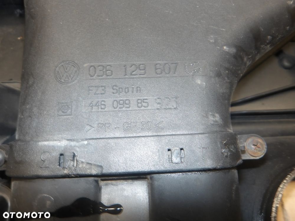 VW POLO IV 9N 3D (01-08) 1.4B GÓRNA OSŁONA SILNIKA 036129607 - 3