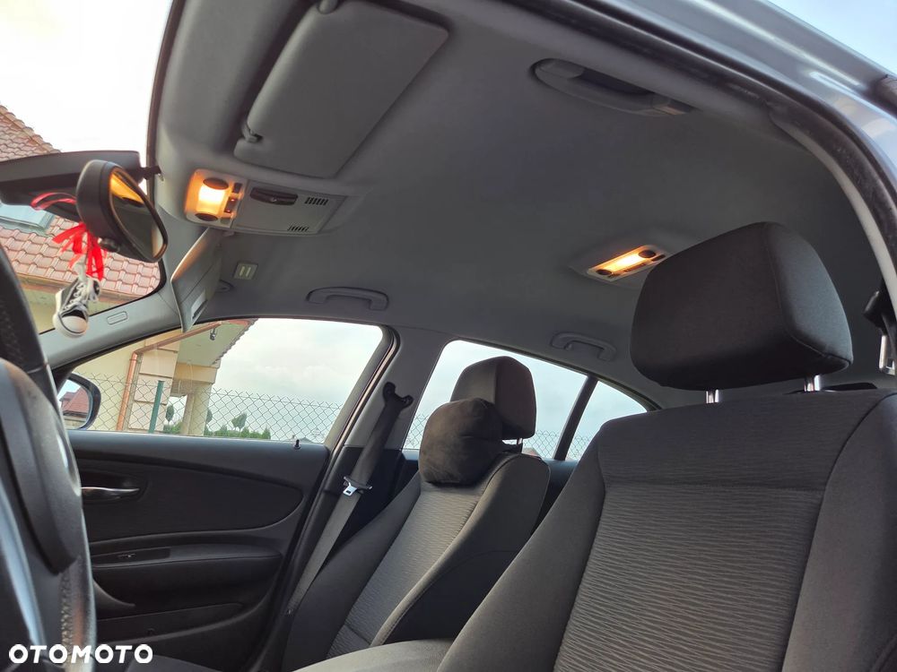 BMW Seria 1 116i - 25