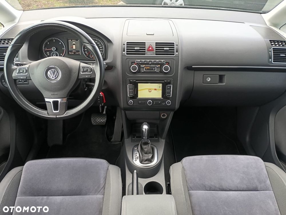 Volkswagen Touran 2.0 TDI BMT Comfortline Plus DSG - 25