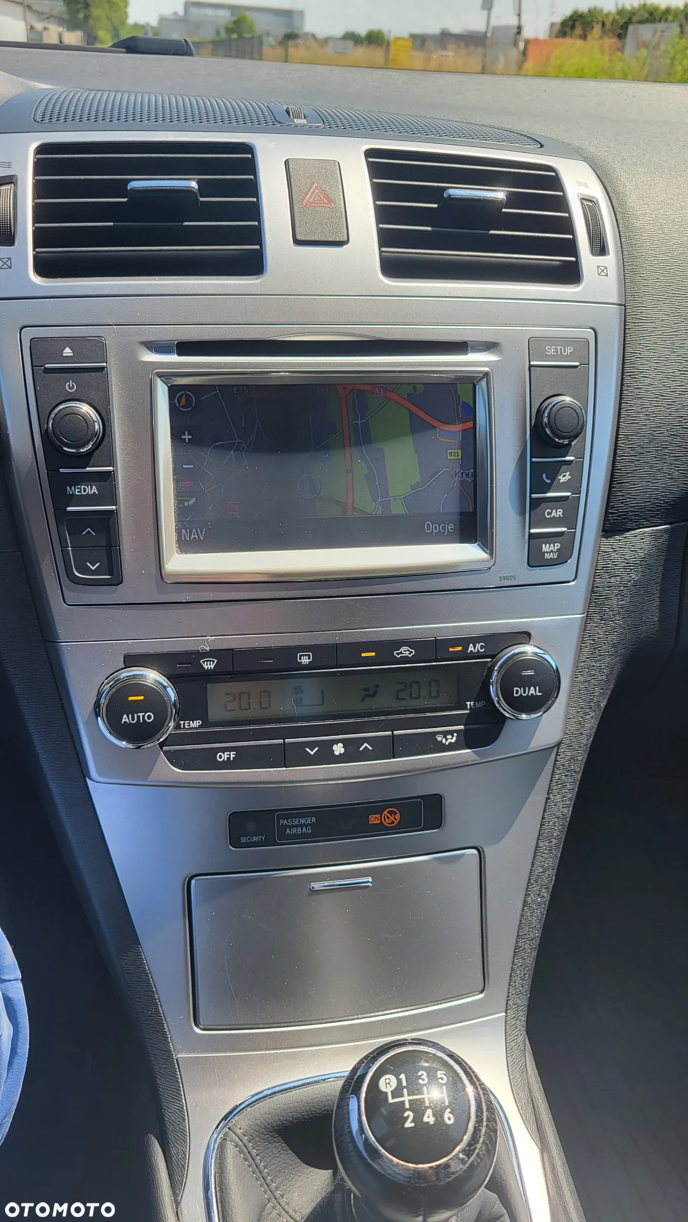 Toyota Avensis 2.0 D-4D Premium - 21