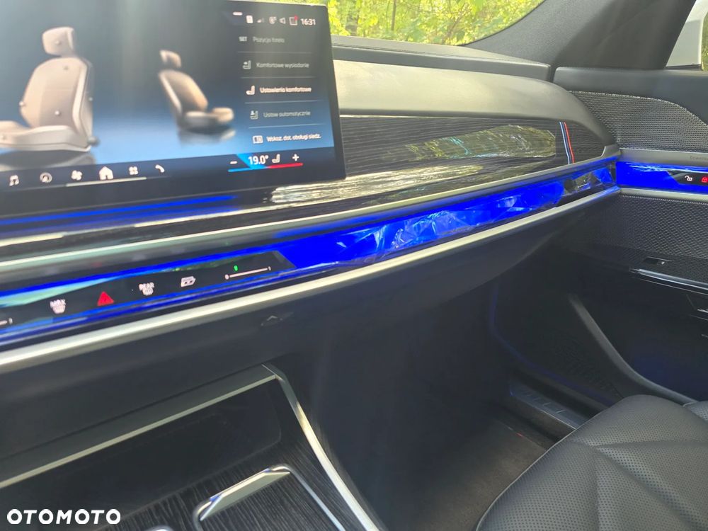 BMW Seria 7 - 8
