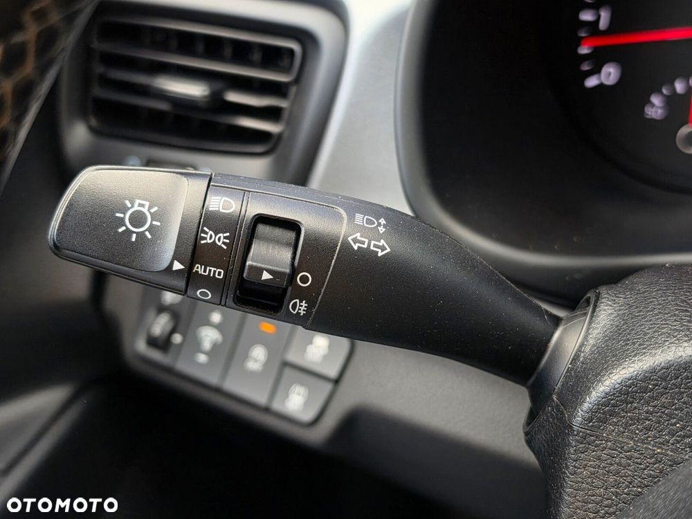 Kia Rio - 18