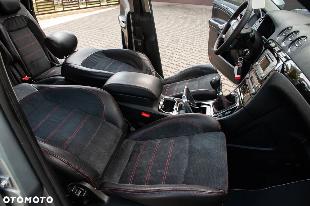 Ford S-Max - 16