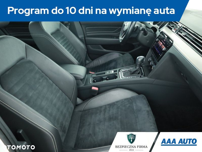 Volkswagen Passat - 9