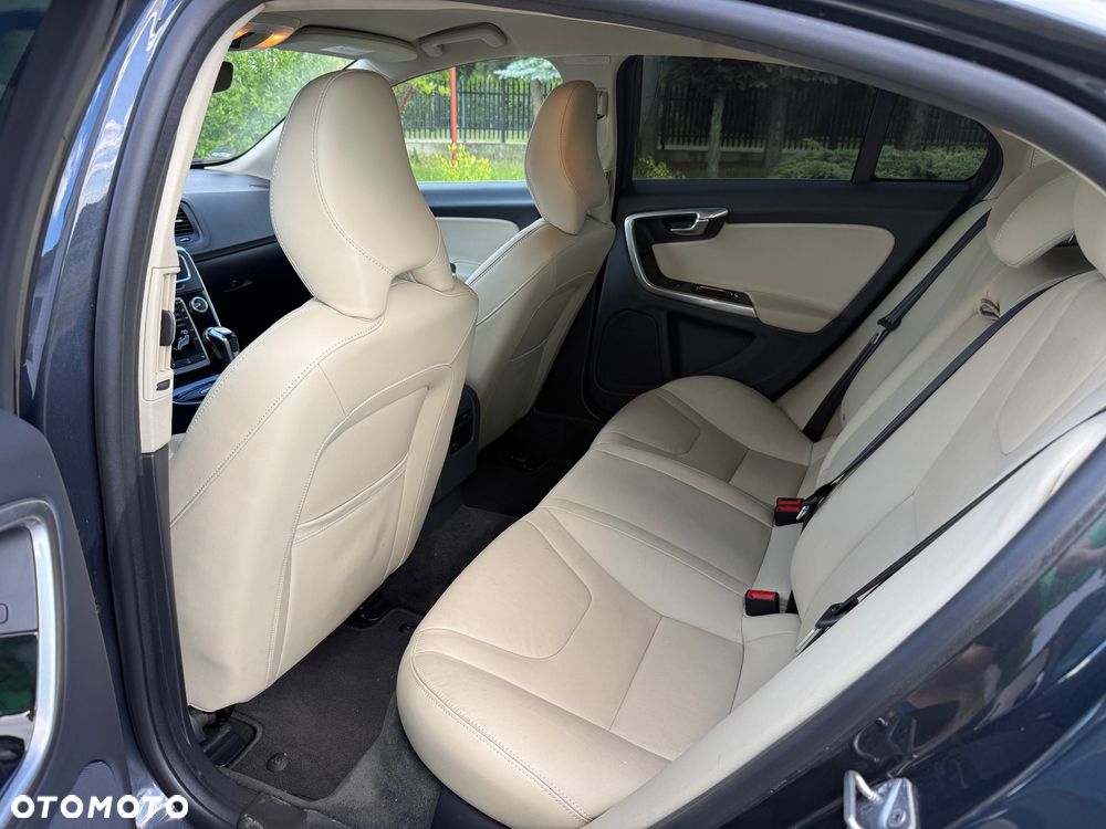 Volvo S60 D3 Drive-E R-Design Momentum - 15