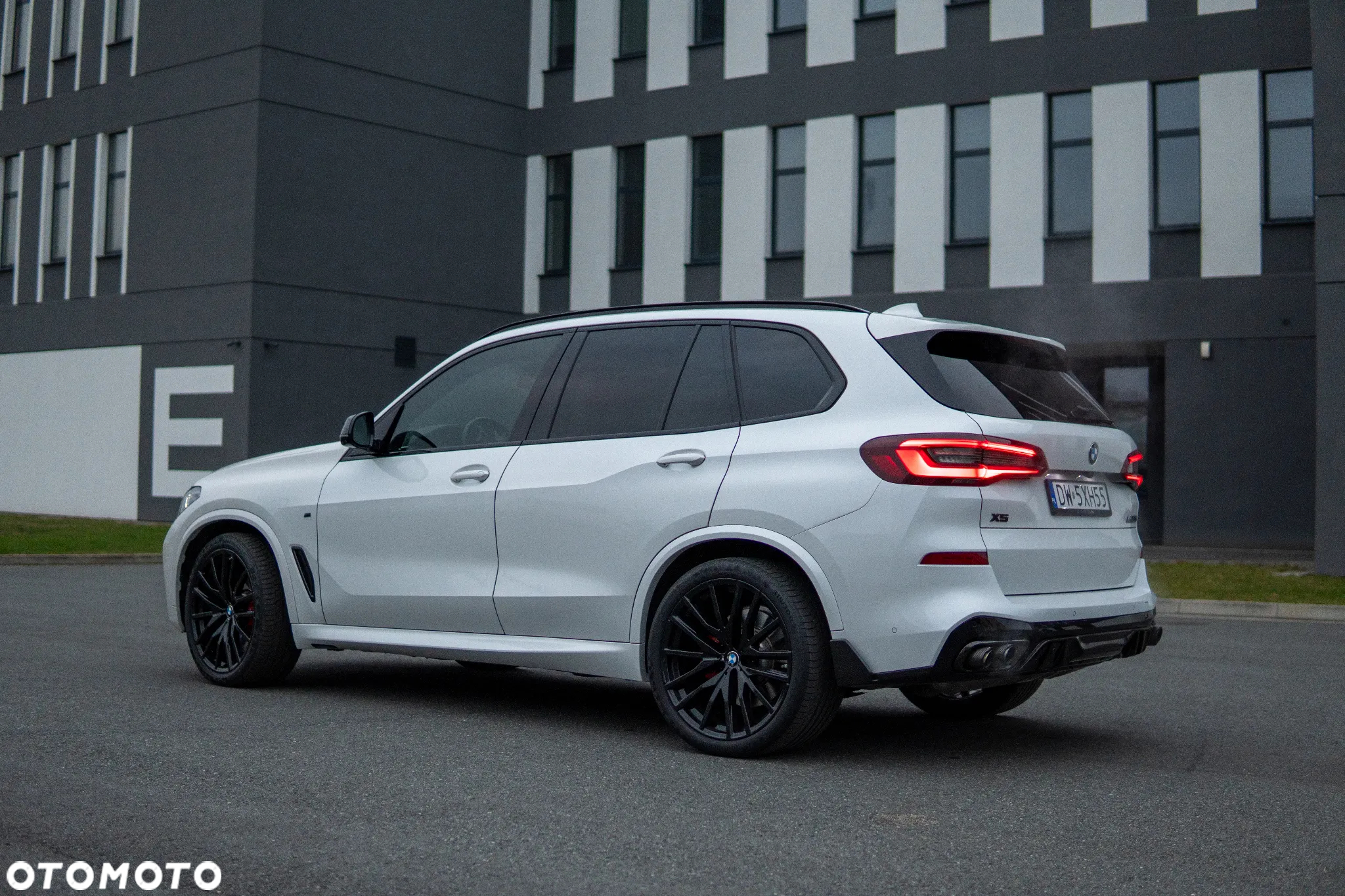 BMW X5 M M50i - 15
