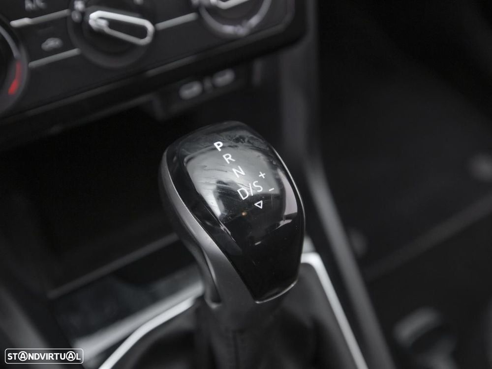 VW T-Cross 1.0 TSI Life DSG - 18