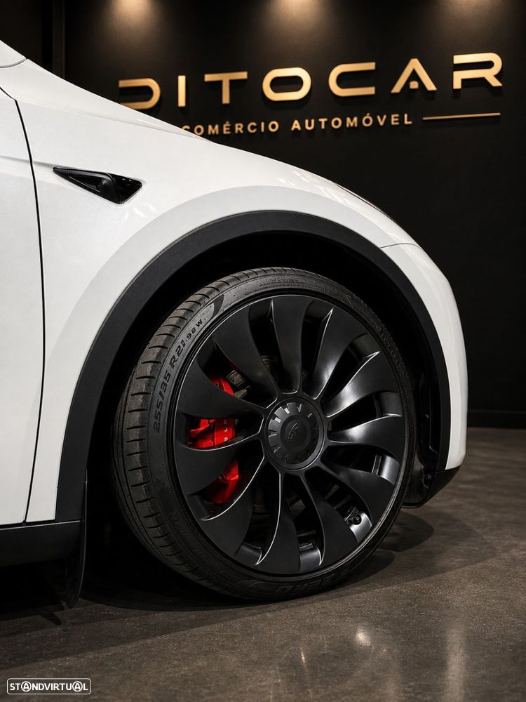 Tesla Model Y Performance Dual Motor AWD — fotografia 7