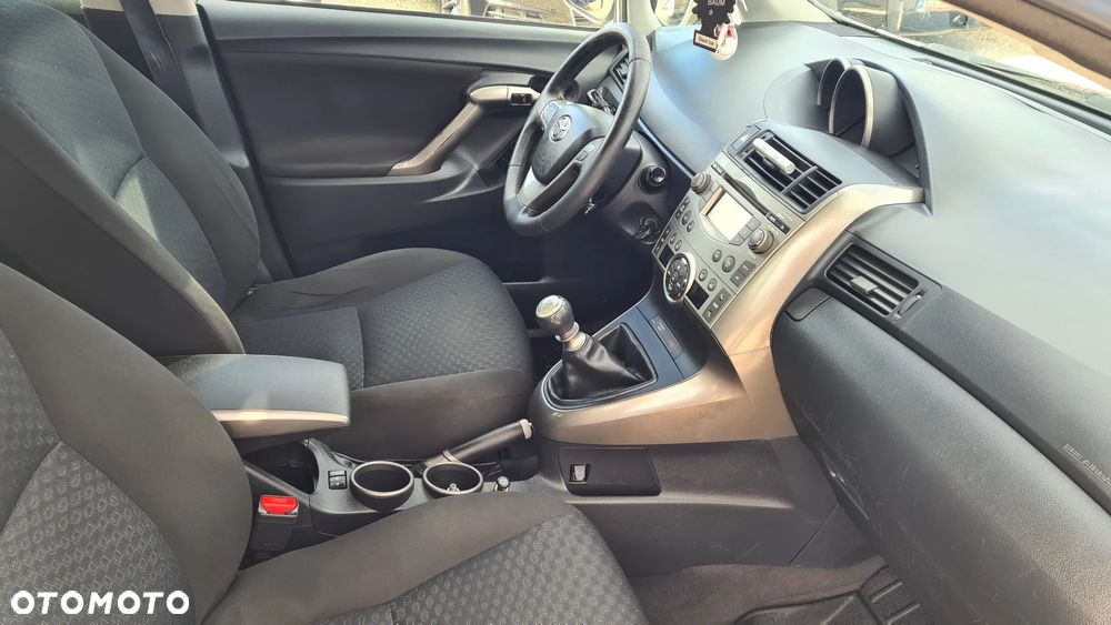 Toyota Verso - 32