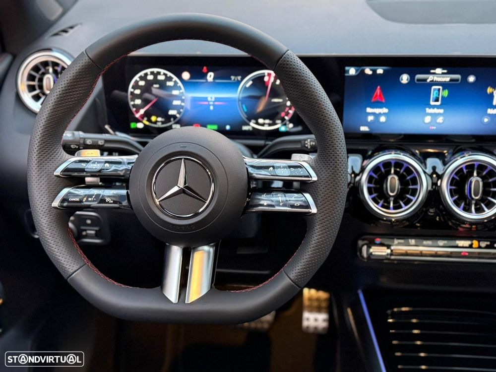 Mercedes-Benz GLA 250 - 11