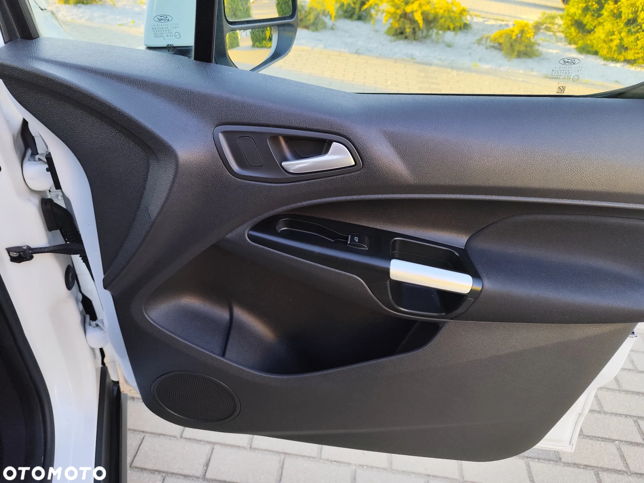 Ford Tourneo Connect Grand - 32