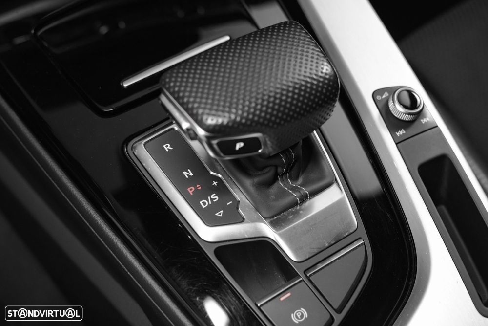 Audi A4 Avant 40 TFSI S tronic S line - 29