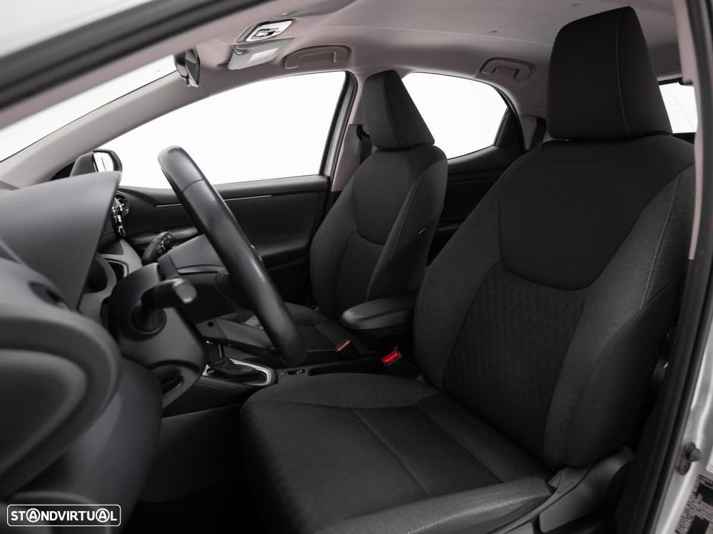 Toyota Yaris 1.5 HSD Comfort - 8
