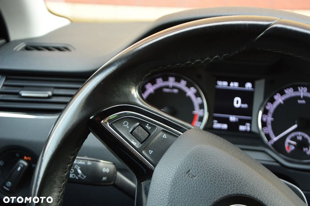 Skoda Octavia 1.6 TDI Premium Edition - 10